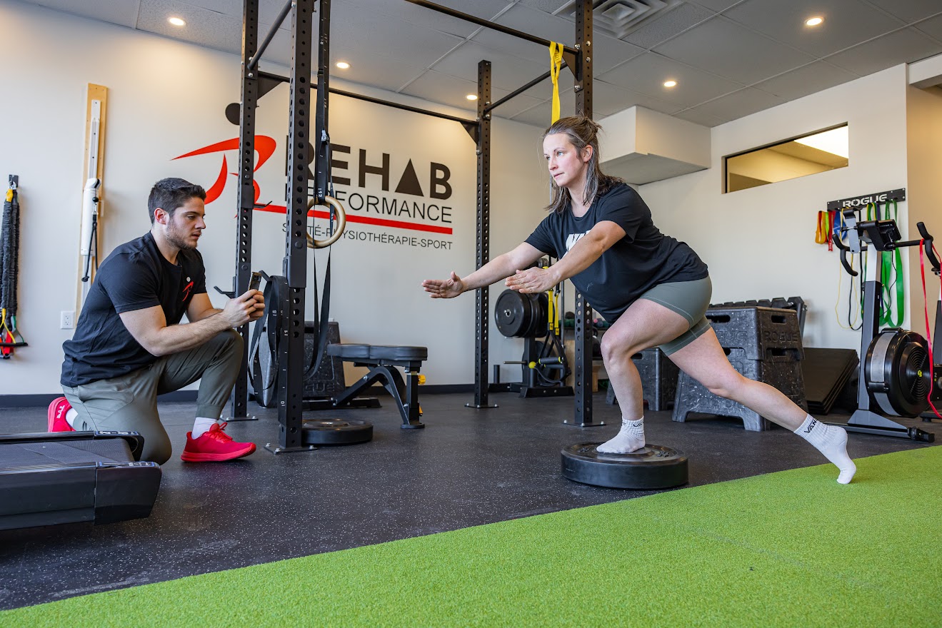 Traitement d'une blessure sportive en physiothérapie à Blainville
